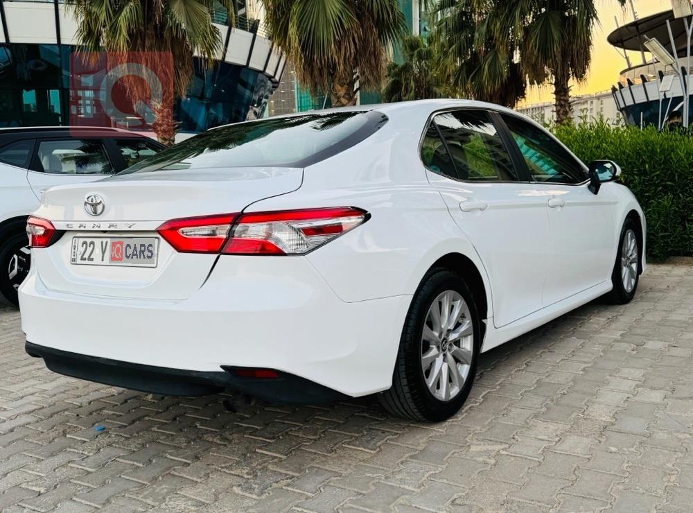 تۆیۆتا کامری